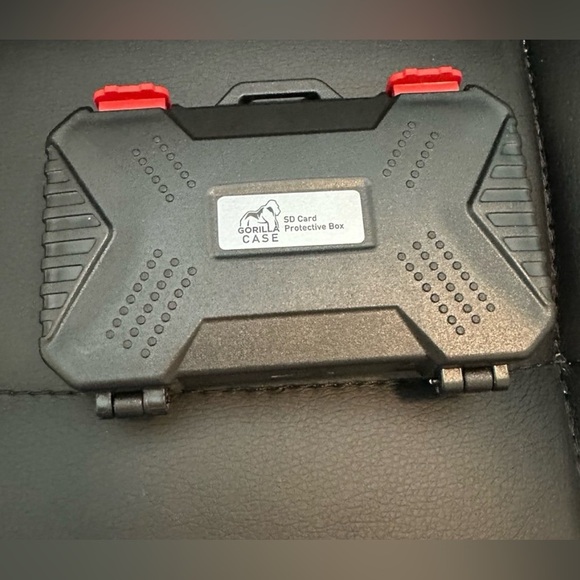 NWT black SD Card Holder Case - Picture 3 of 4